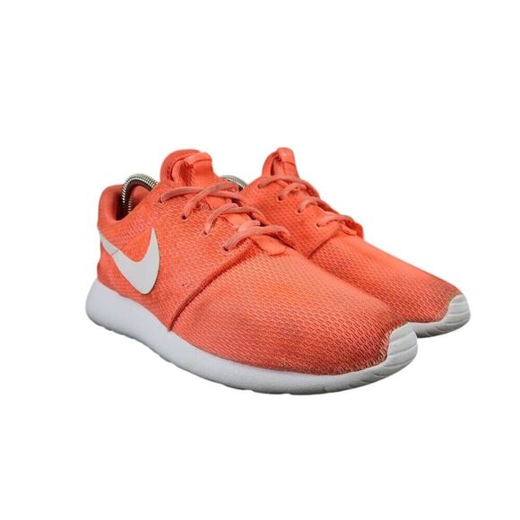 Nike Shoes Womens 7.5 Sneaker Roshe Run Lifestyle Athletic Trainer Total Crimson - Picture 1 of 13